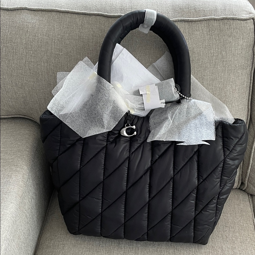 BNWT Coach Iris Quilted Nylon Tote